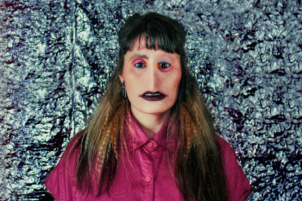 Laura Falero, Normal