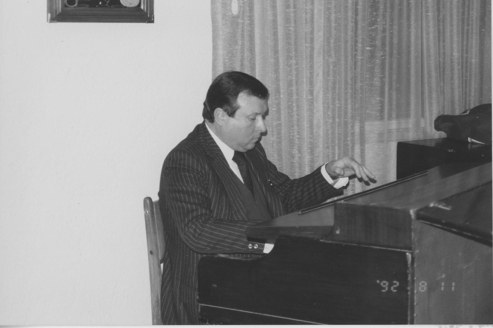 Homenaje al Mtro. Miguel Villasboas